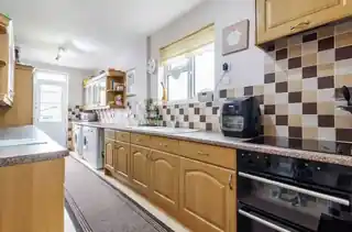 3 Carlton Crescent, photo 4