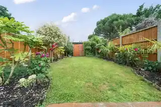 3 Caxton Drive, photo 2