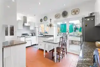 3 Chesterfield Road, photo 4