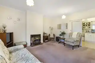 3 Cobbett Road, photo 2