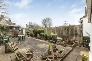 3 Cobbett Road, photo 4