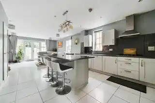 3 Collison Avenue, photo 3