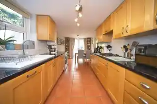 3 Cranbrook Park, photo 2