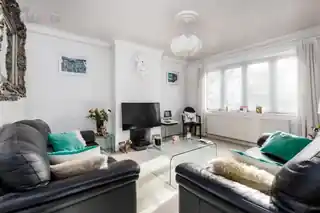 3 Dawlish Avenue, photo 3