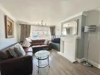 3 Denbigh Close, photo 3