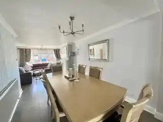 3 Denbigh Close, photo 4