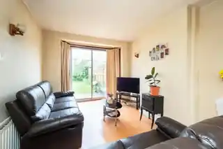 3 Egham Close, photo 2