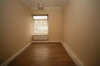 3 Fairey Avenue, photo 4