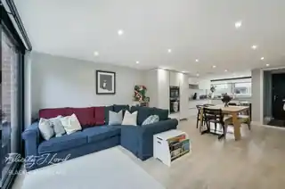 3 Foxwood Road, photo 2