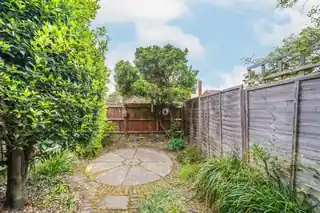 3 Gale Close, photo 3