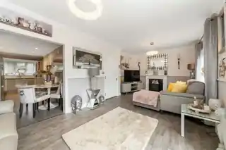 3 Hillground Gardens, photo 2