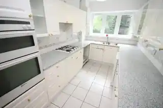 3 Hunt Close, photo 4