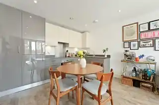 3, Kirkwall House, Churchfield Road, photo 2