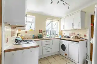 3 Langdon Place, photo 3