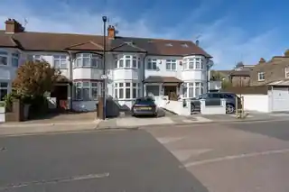3 Leigh Gardens, photo 4