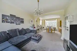 3 Mottingham Gardens, photo 2