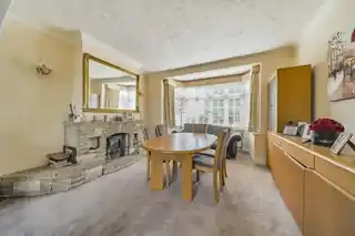 3 Mottingham Gardens, photo 3