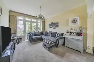 3 Mottingham Gardens, photo 4