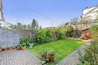 3 Orchard Close, photo 2