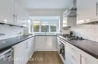 3 Park Way, photo 2