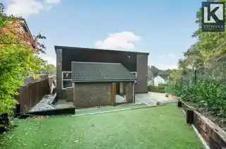 3 Parklands Way, photo 4