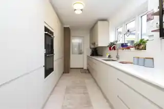 3 Peachey Close, photo 3