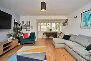 3, Ravensview Court, Portsmouth Road, photo 4