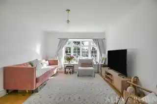 3 Regina Close, photo 3