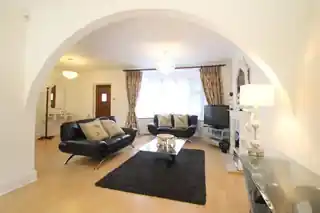 3 West Hill Way, photo 3