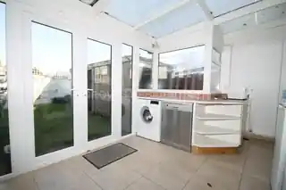 3 Windsor Avenue, photo 3