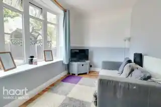 3 Wrexham Road, photo 3