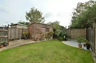30 Amesbury Road, photo 3