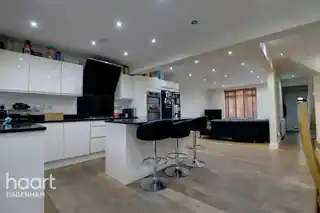 30 Bainbridge Road, photo 2