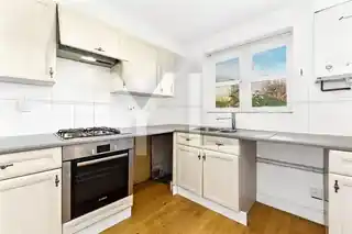 30 Basevi Way, photo 3