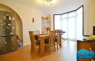 30 Bawtry Road, photo 3