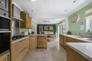 30 Blenheim Drive, photo 3