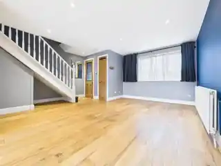 30 Briar Close, photo 3