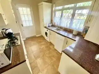 30 Cambria Close, photo 3