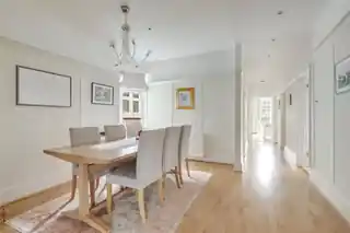 30 Cholmley Gardens, photo 3