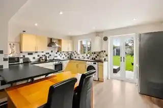 30 Cowley Mill Road, photo 4