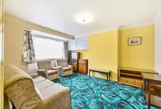 30 Dahlia Gardens, photo 3