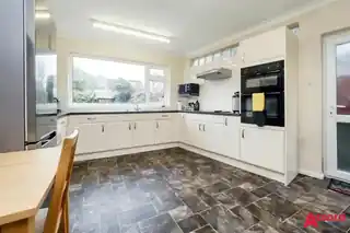 30 Donald Drive, photo 2