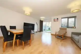 30 Evergreen Drive, photo 2