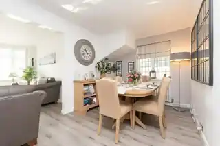 30 Fairwater Avenue, photo 3