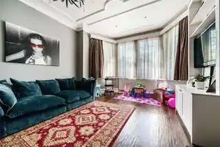 30 Fox Lane, photo 2