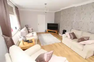 30 Greenhithe Close, photo 2
