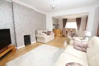 30 Greenhithe Close, photo 3