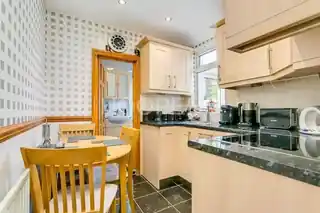 30 Gresham Road, photo 4