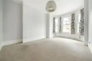 30 Grovelands Road, photo 3