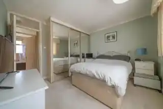 30 Iverhurst Close, photo 4